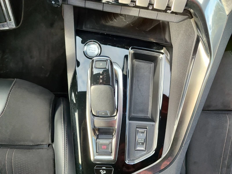 Peugeot 3008 GT Pack 1.5 BlueHDi (130hp) AT8, снимка 13 - Автомобили и джипове - 51910752