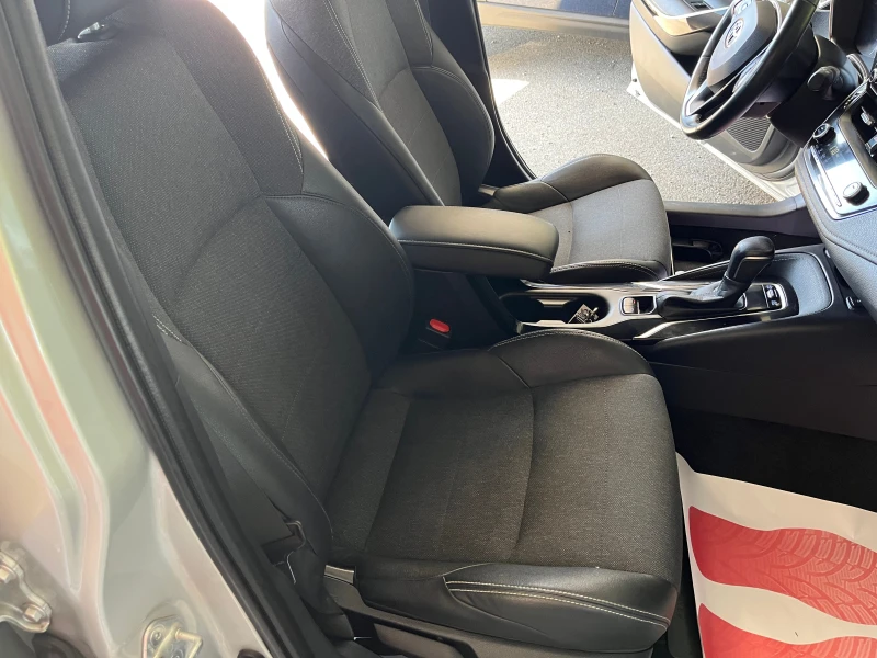 Toyota Corolla 1.8 HYBRID, снимка 8 - Автомобили и джипове - 52212180