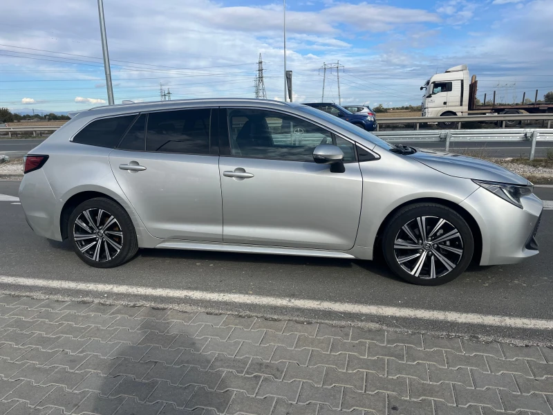 Toyota Corolla 1.8 HYBRID, снимка 4 - Автомобили и джипове - 52212180