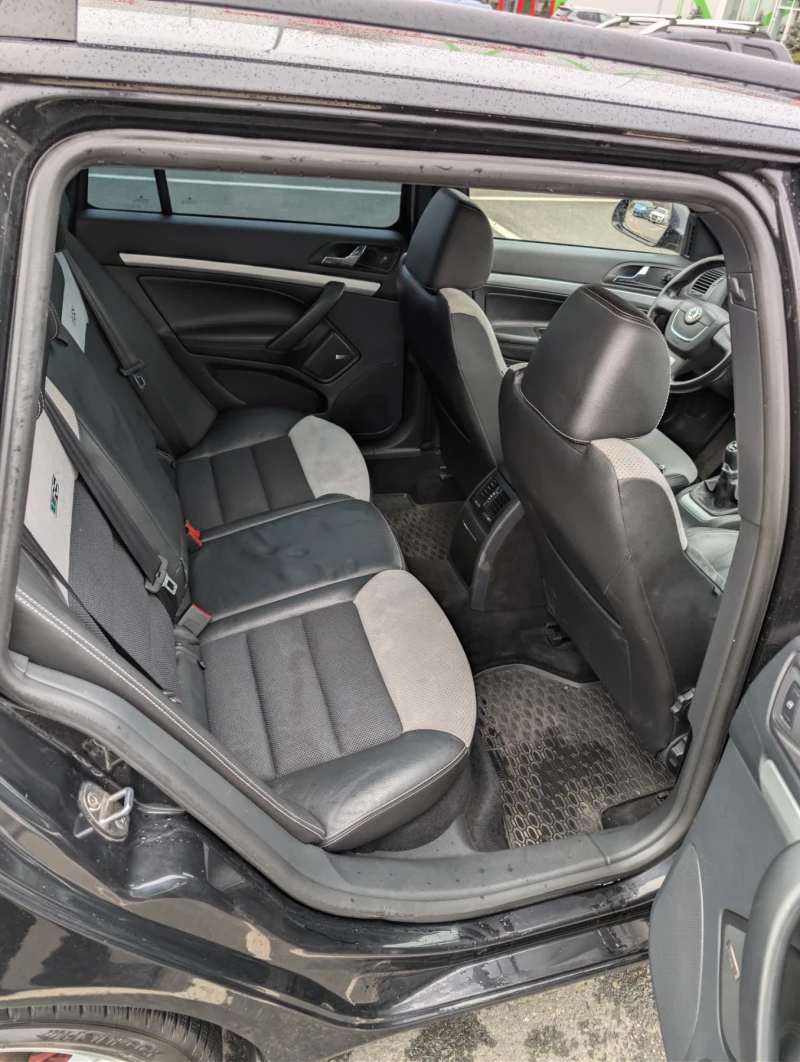 Skoda Octavia, снимка 14 - Автомобили и джипове - 52922096