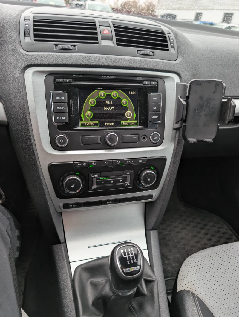 Skoda Octavia, снимка 10 - Автомобили и джипове - 52922096