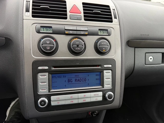VW Touran Соnfortline 1, 9 TDI 105 k.c 6MT, снимка 12 - Автомобили и джипове - 54482306
