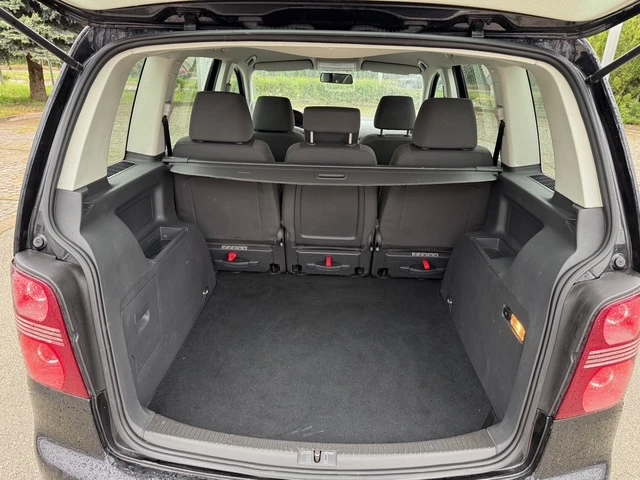 VW Touran Соnfortline 1, 9 TDI 105 k.c 6MT, снимка 14 - Автомобили и джипове - 54482306