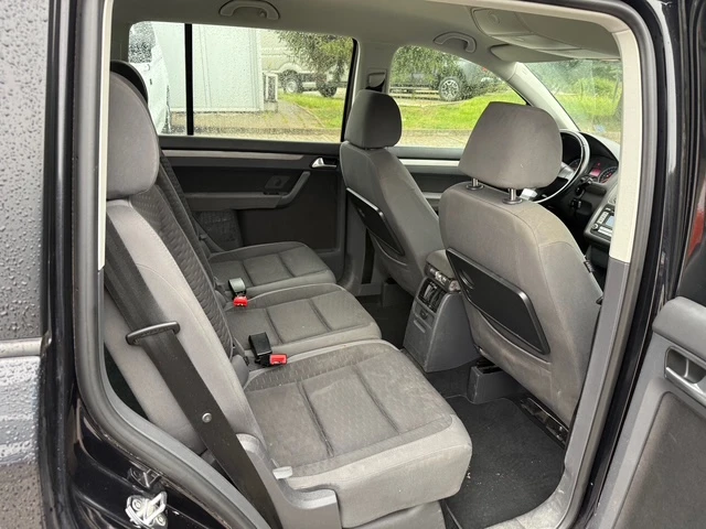 VW Touran Соnfortline 1, 9 TDI 105 k.c 6MT, снимка 10 - Автомобили и джипове - 54482306