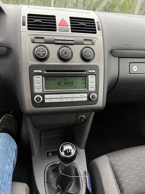VW Touran Соnfortline 1, 9 TDI 105 k.c 6MT, снимка 11 - Автомобили и джипове - 54482306