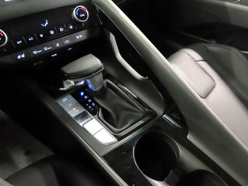 Hyundai Elantra (Cn7) 1.6 Inspiration, снимка 13 - Автомобили и джипове - 55087396