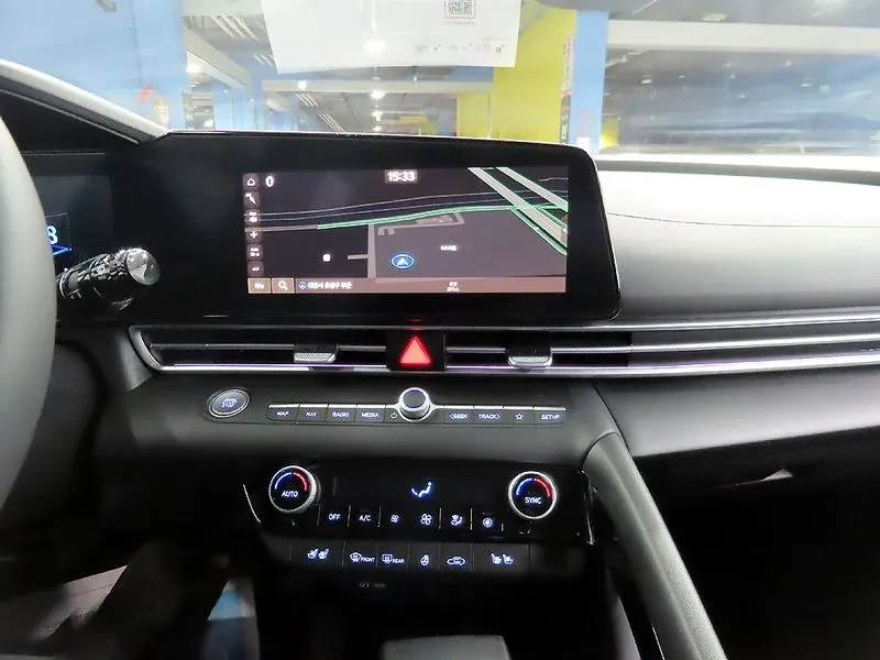 Hyundai Elantra (Cn7) 1.6 Inspiration, снимка 12 - Автомобили и джипове - 55087396