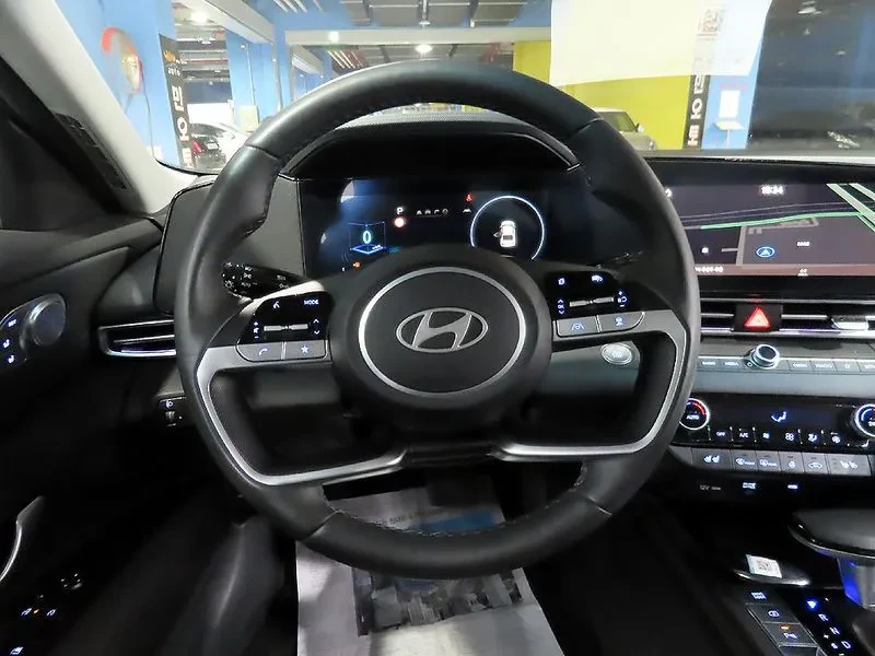 Hyundai Elantra (Cn7) 1.6 Inspiration, снимка 10 - Автомобили и джипове - 55087396