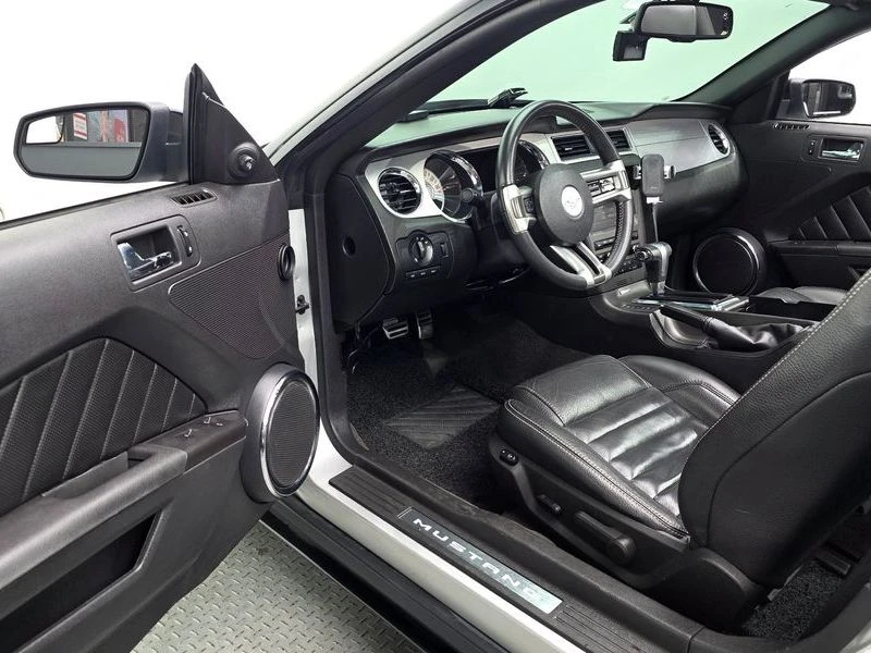 Ford Mustang 3.7 K Automatic, снимка 9 - Автомобили и джипове - 55977795