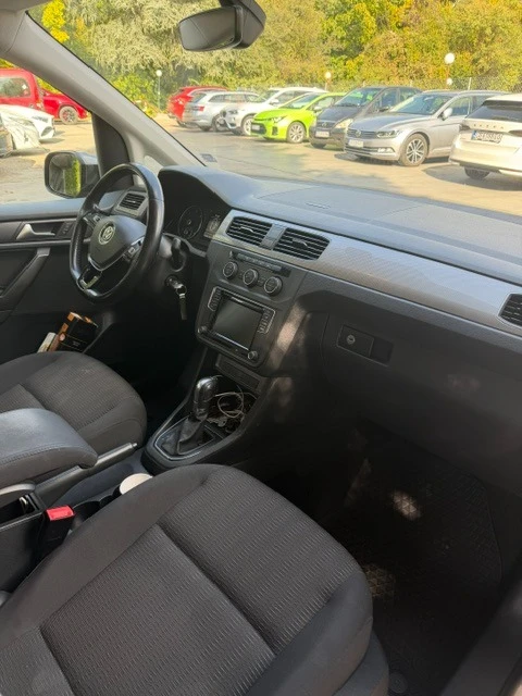VW Caddy, снимка 9 - Автомобили и джипове - 56637908