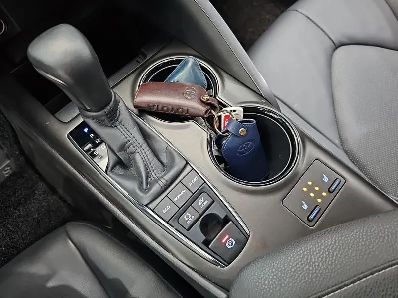 Toyota Camry 2.5 Xse Hybrid, снимка 9 - Автомобили и джипове - 56738101