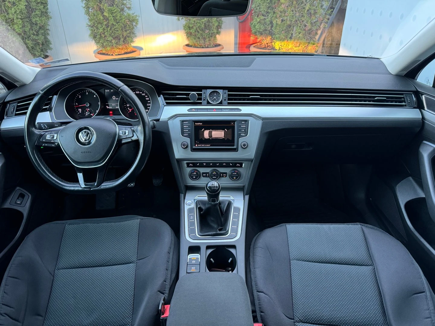 VW Passat Comfortline 2.0TDI BMT - изображение 8