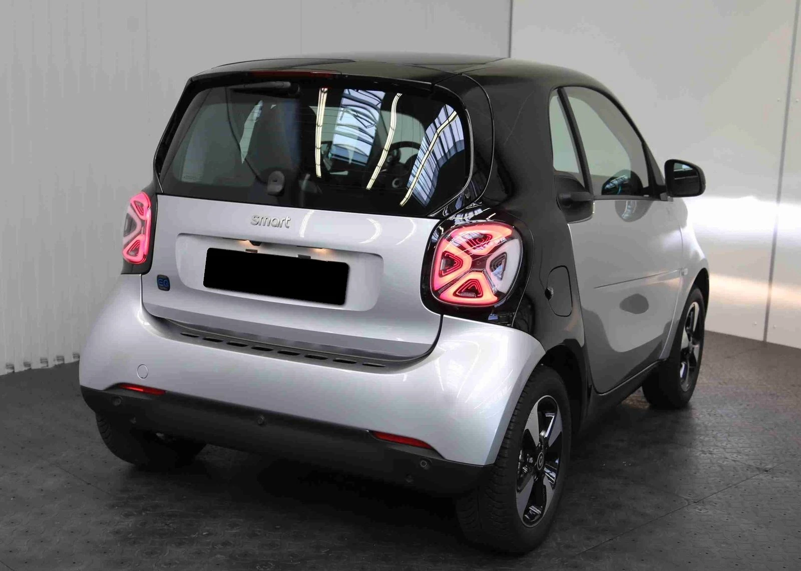 Smart Fortwo EQ = Exclusive= Plus Package Гаранция - изображение 3