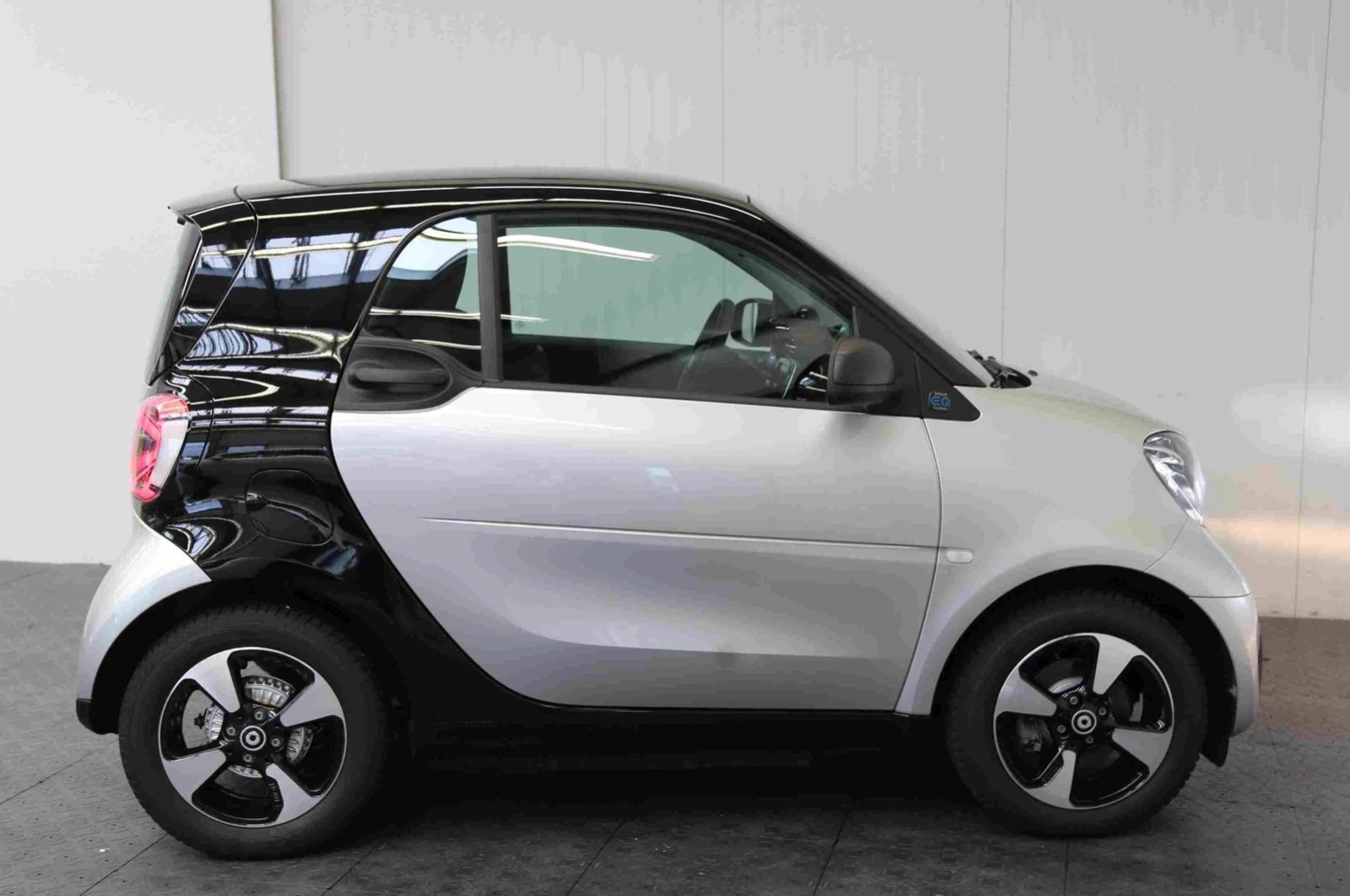 Smart Fortwo EQ = Exclusive= Plus Package Гаранция - изображение 4