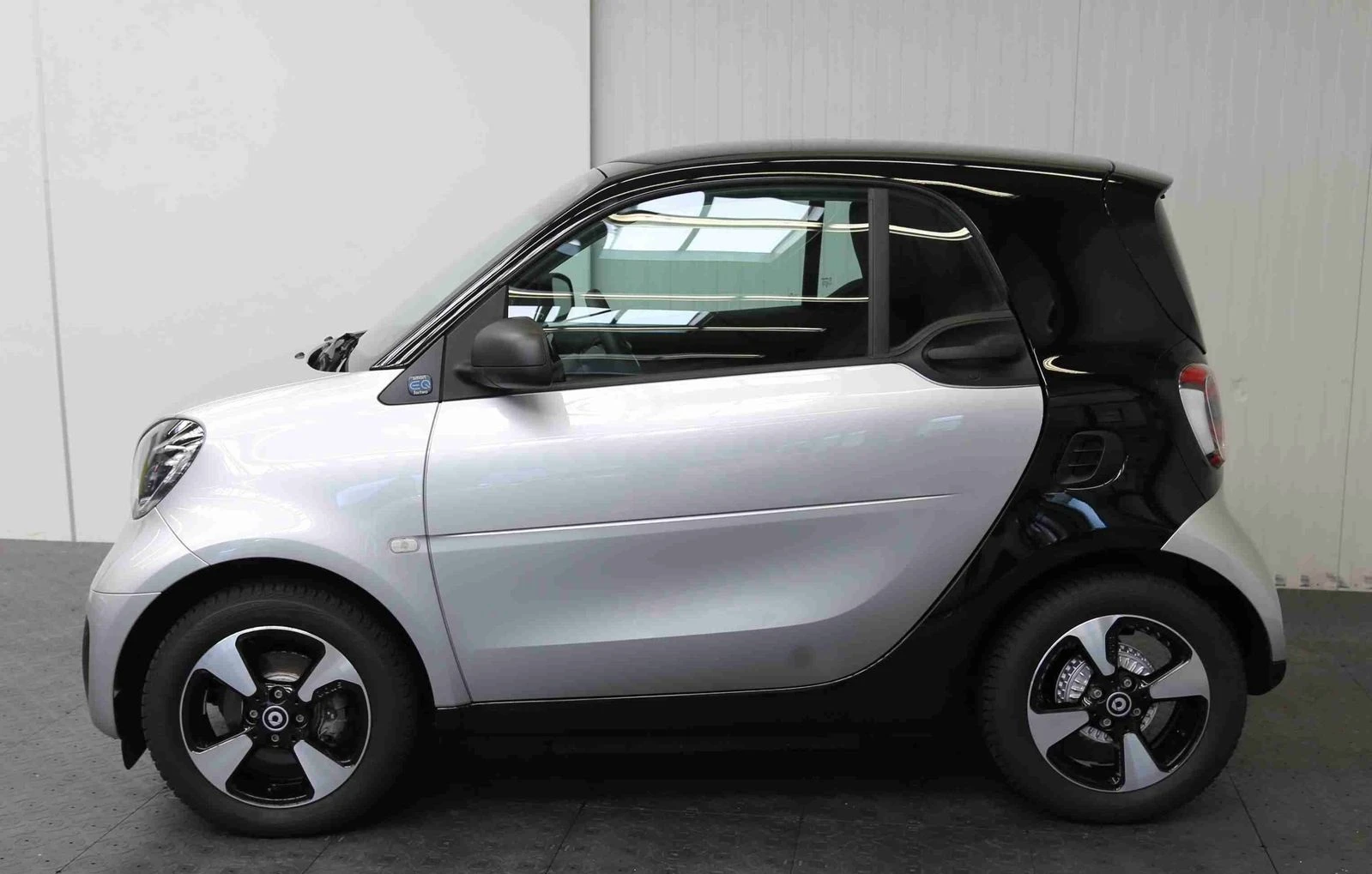 Smart Fortwo EQ = Exclusive= Plus Package Гаранция - изображение 5