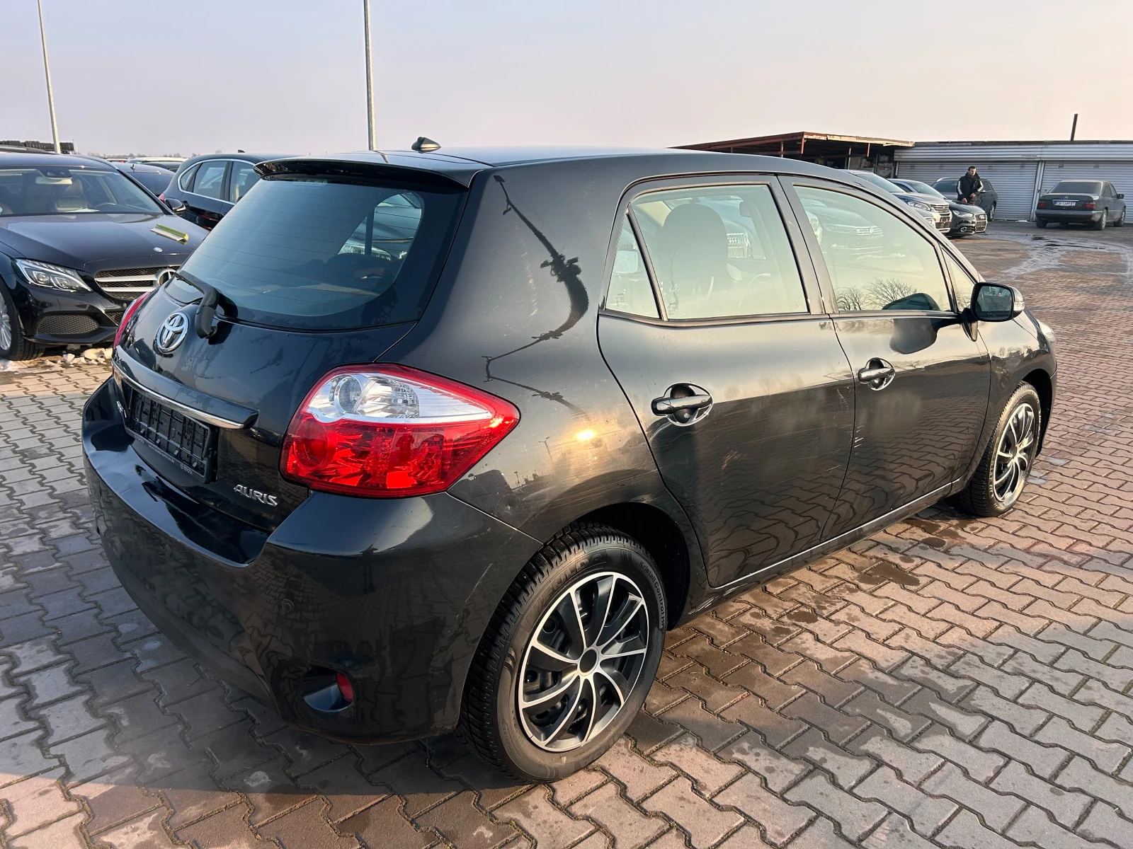 Toyota Auris 1.6i AVTOMAT EURO 5 - изображение 6