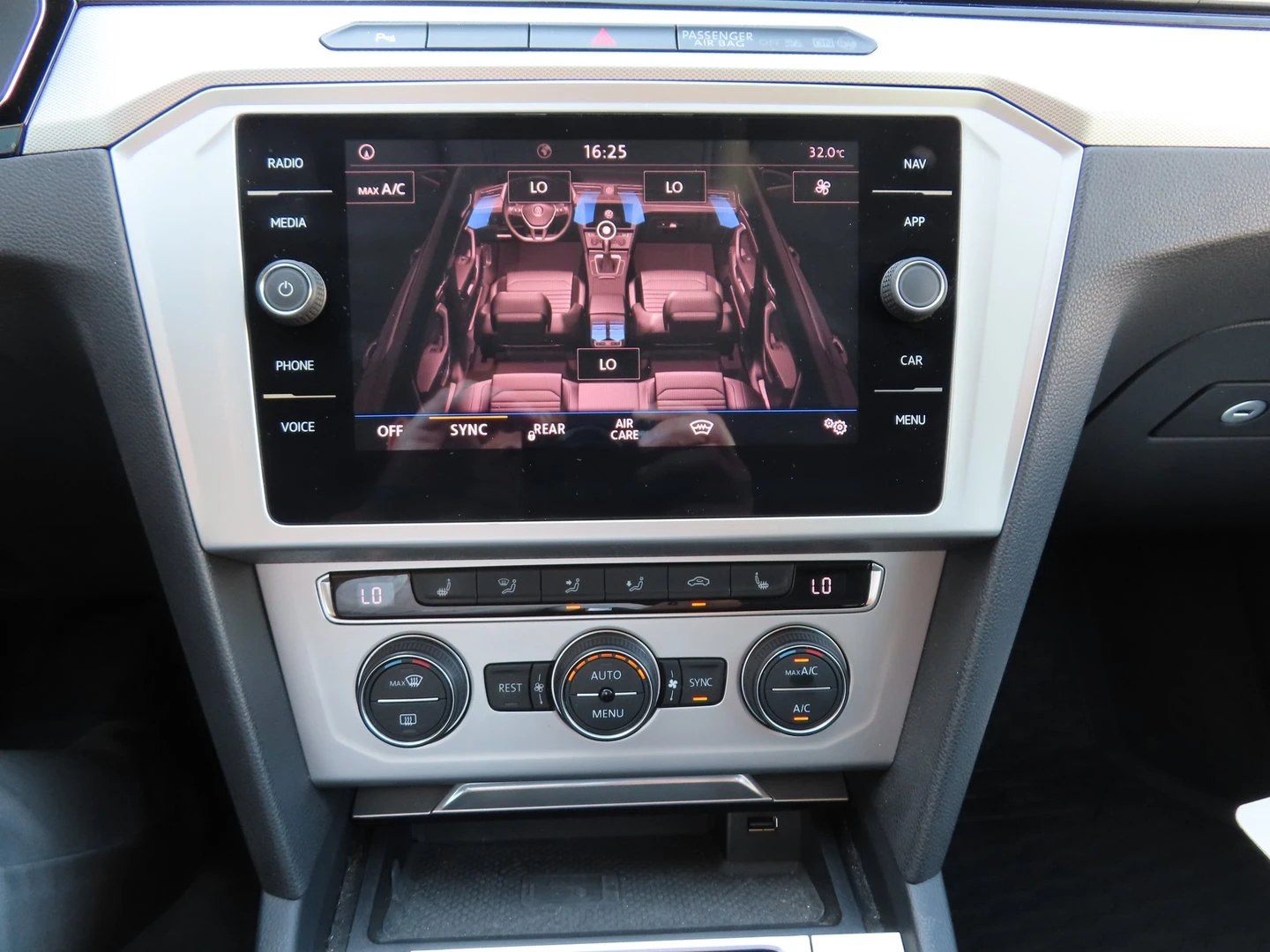 VW Passat Comfortline 2.0TDI BMT - изображение 10