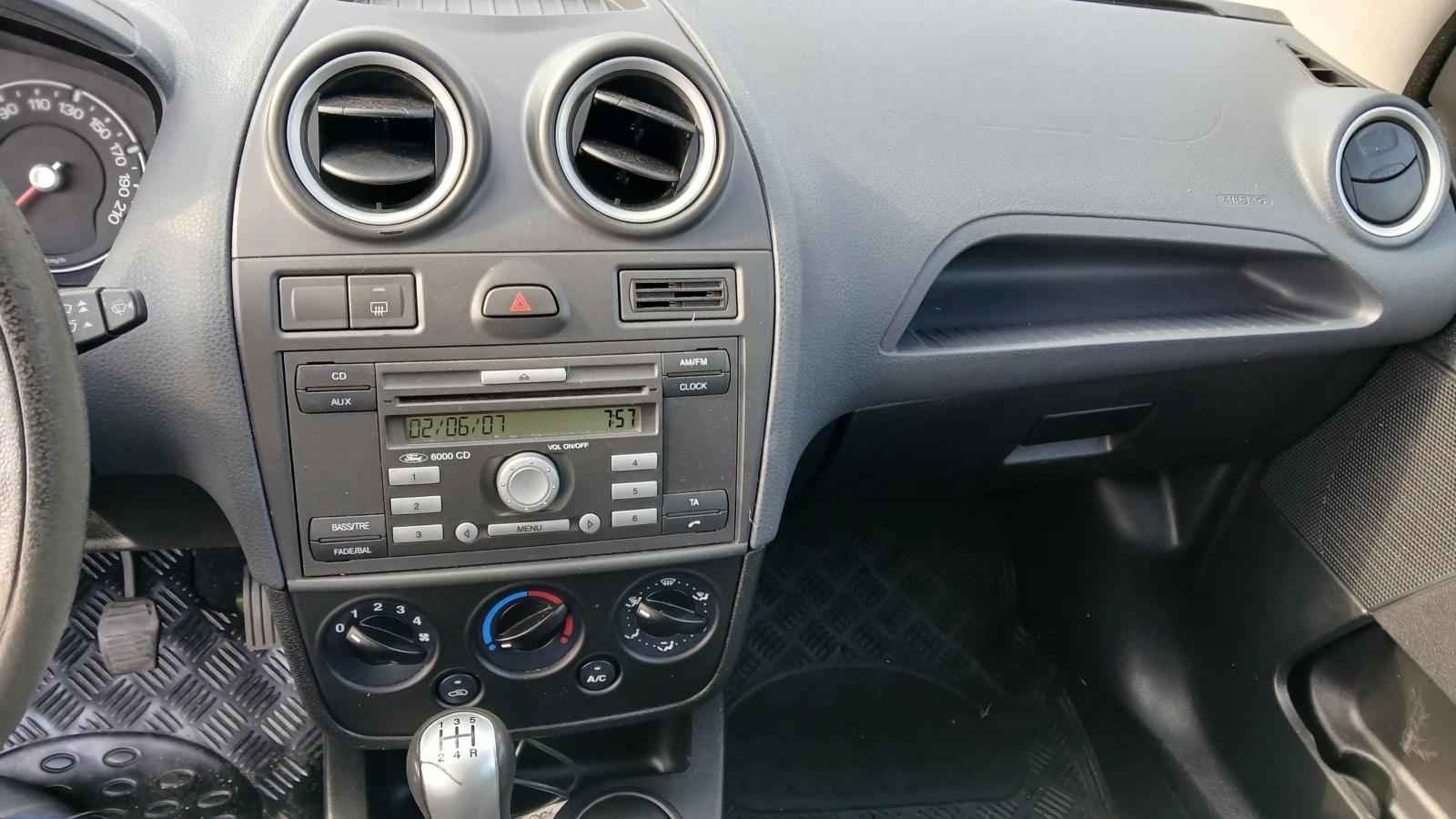 Ford Fiesta  - изображение 7