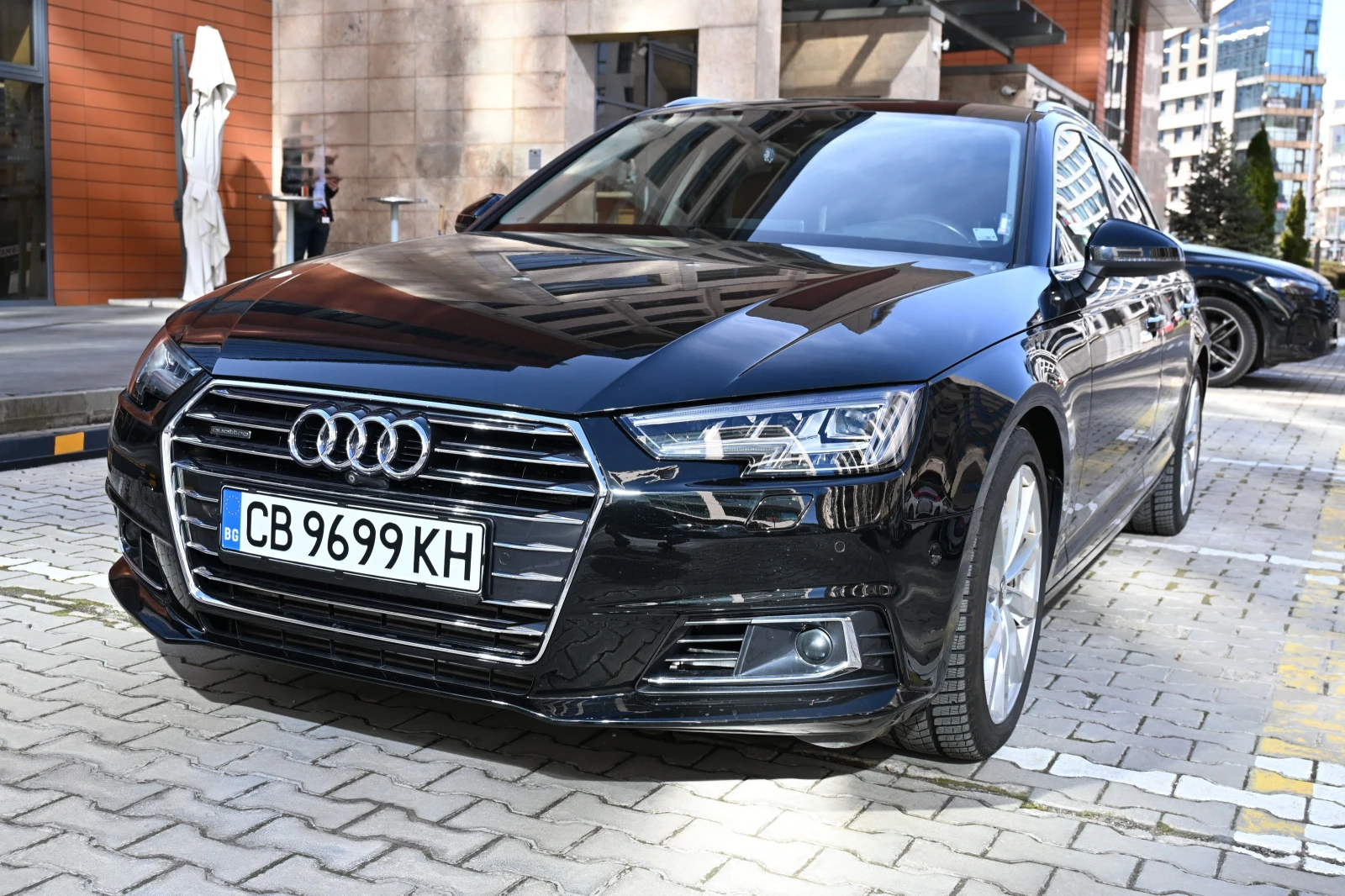 Audi A4 3.0tdi  Quattro/Matrix/Virtual/Hedap/MediaB&O, снимка 2 - Автомобили и джипове - 53864963