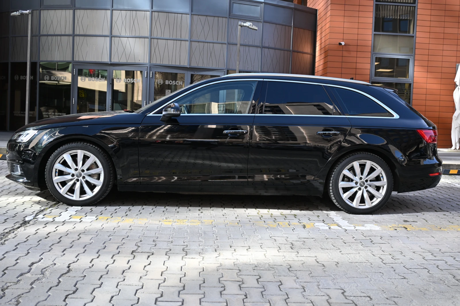 Audi A4 3.0tdi  Quattro/Matrix/Virtual/Hedap/MediaB&O, снимка 3 - Автомобили и джипове - 53864963