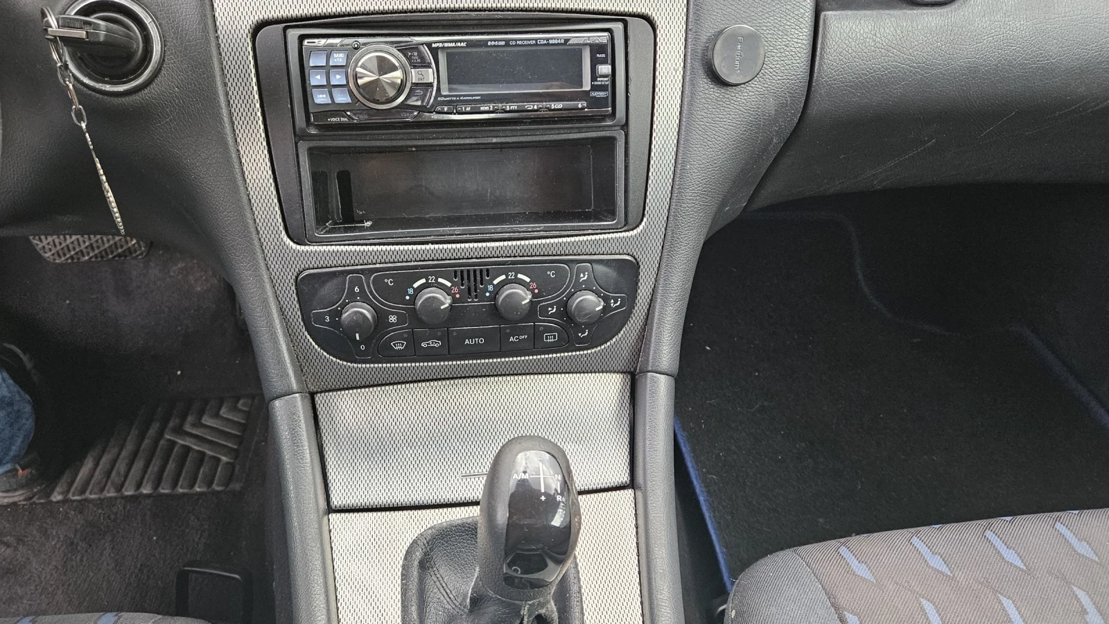 Mercedes-Benz C 220 Автоматик Нов внос - изображение 10