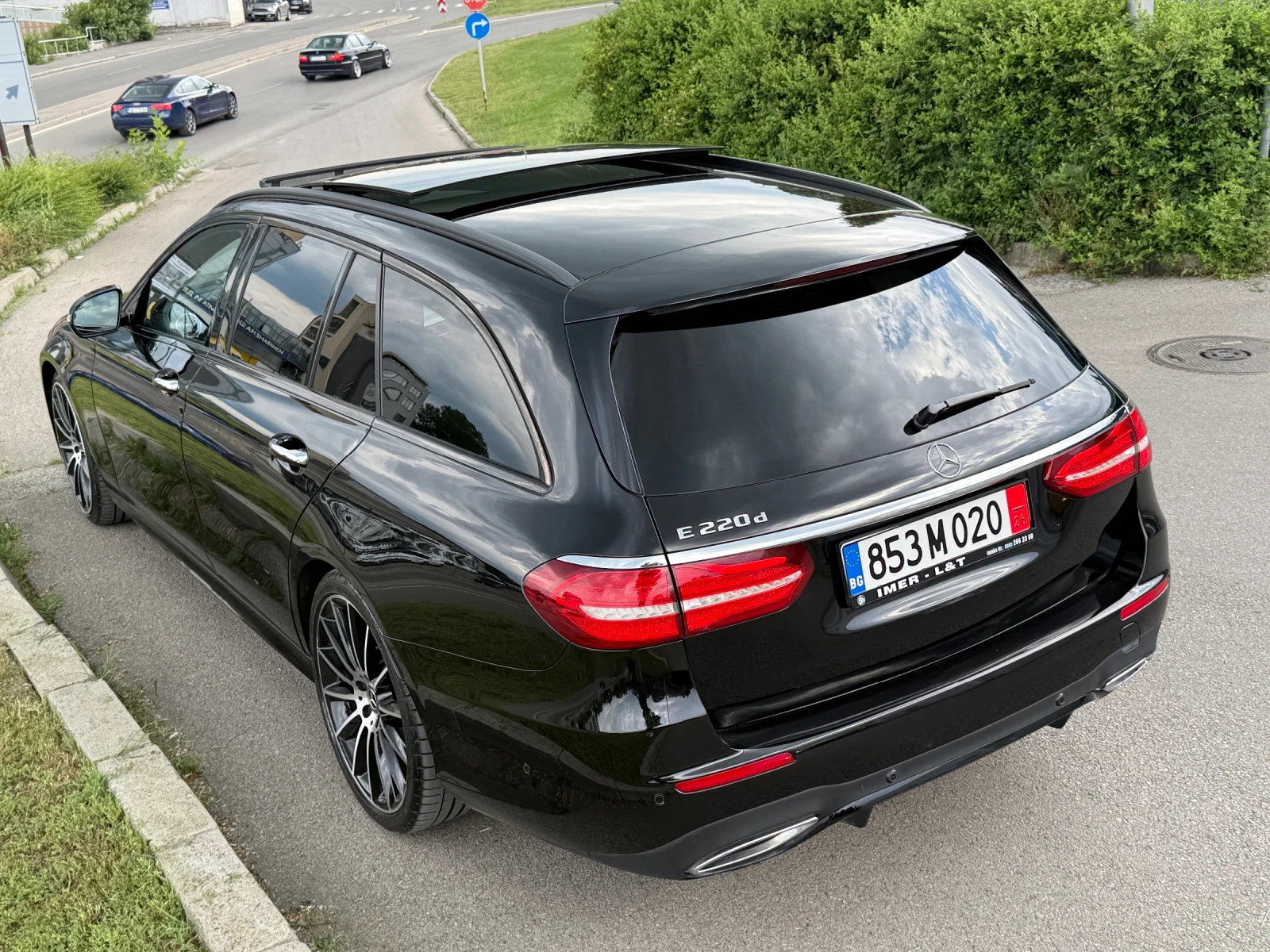 Mercedes-Benz E 220 AMG E220D, снимка 6 - Автомобили и джипове - 54821906