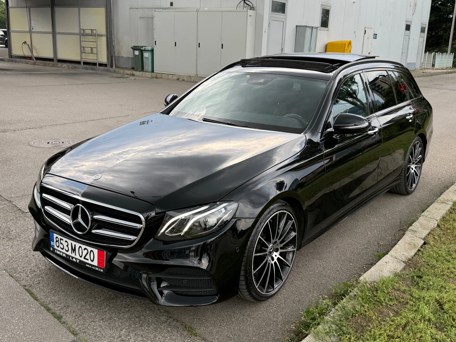Mercedes-Benz E 220 AMG E220D, снимка 2 - Автомобили и джипове - 54821906