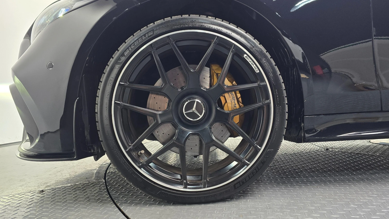 Mercedes-Benz CLS 450 4MATIC* AMG LINE* 360 КАМЕРА* ОБДУХВАНЕ* , снимка 12 - Автомобили и джипове - 54912819