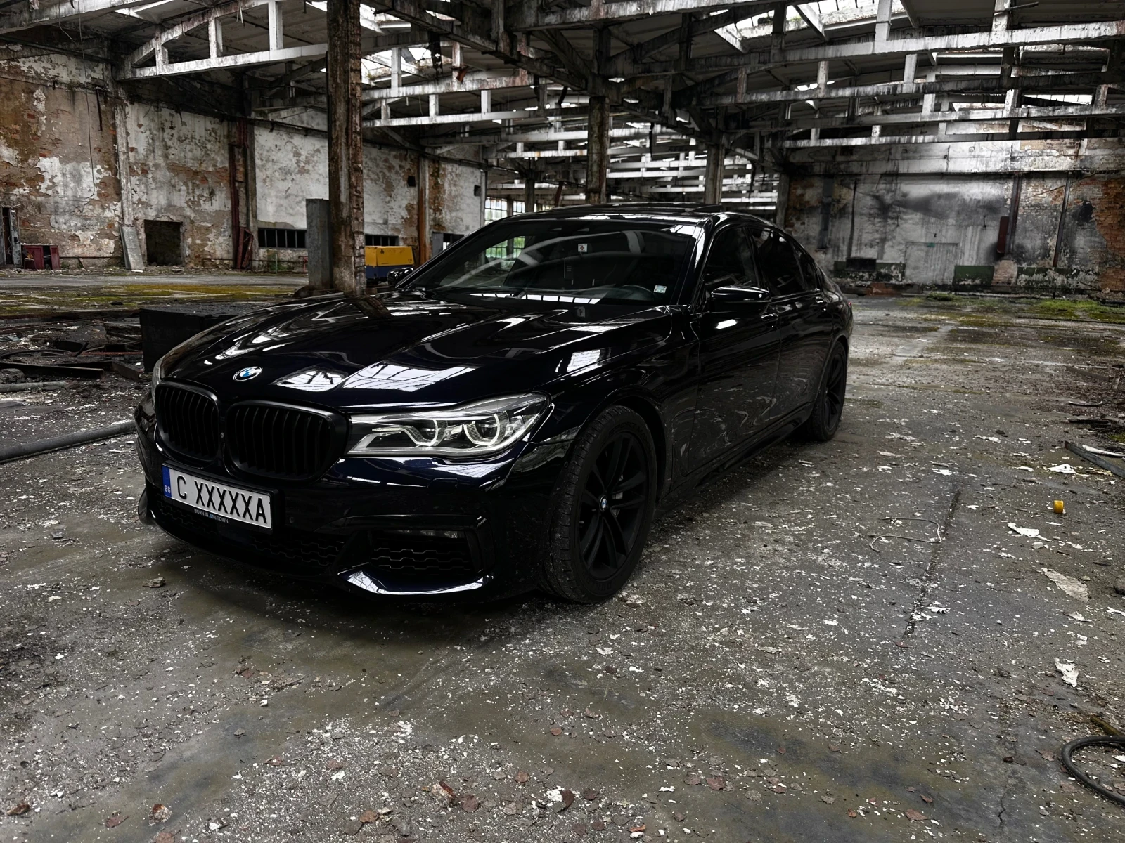 BMW 750, снимка 2 - Автомобили и джипове - 54963557