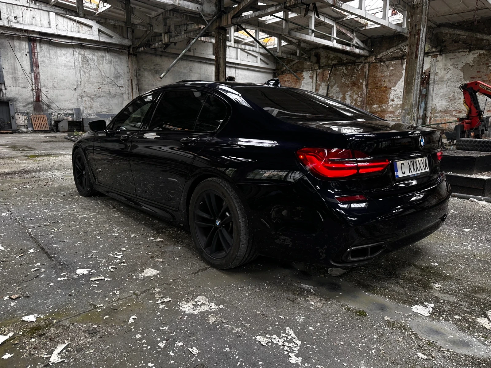 BMW 750, снимка 6 - Автомобили и джипове - 54963557
