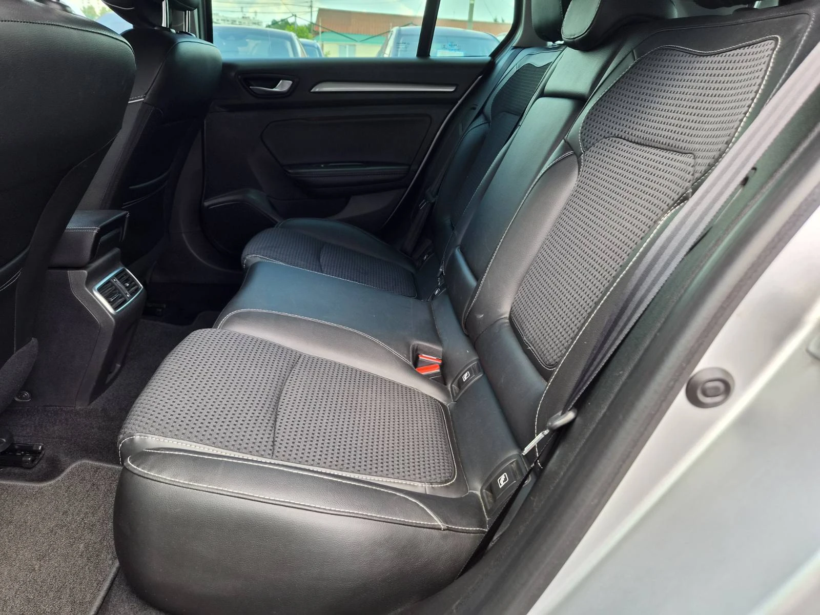 Renault Megane 1.5DCI-AUTOMATIC-2018г-BOSE, снимка 14 - Автомобили и джипове - 55071339