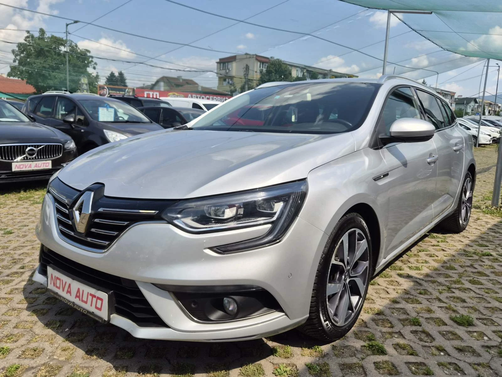 Renault Megane 1.5DCI-AUTOMATIC-2018г-BOSE
