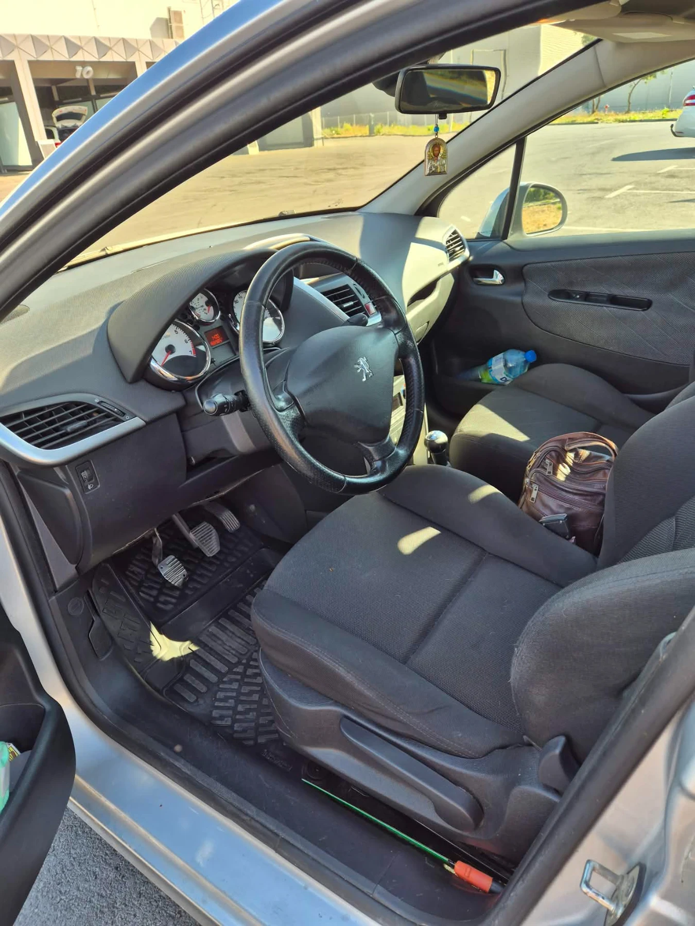 Peugeot 207, снимка 8 - Автомобили и джипове - 55500444