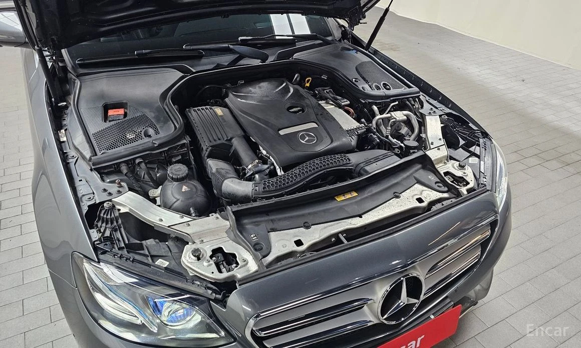 Mercedes-Benz E 300, снимка 6 - Автомобили и джипове - 55692661