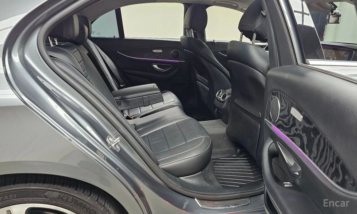 Mercedes-Benz E 300, снимка 11 - Автомобили и джипове - 55692661