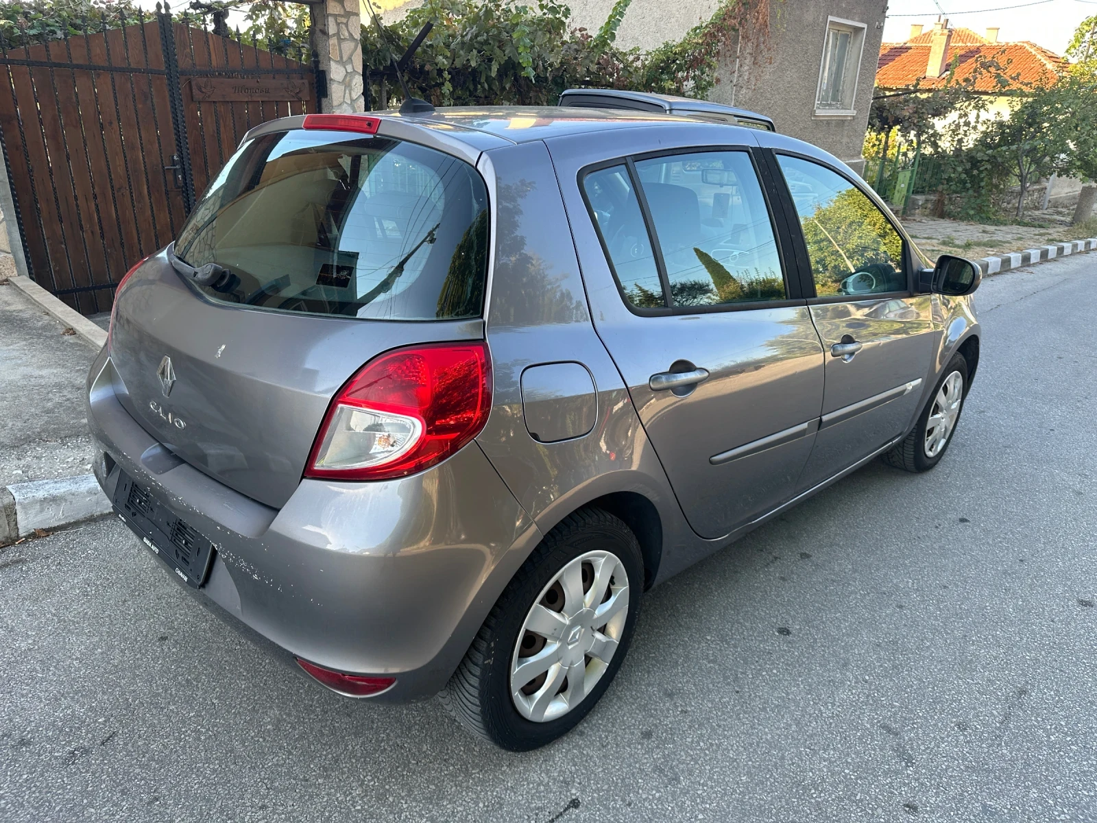 Renault Clio 1.2 GAZ* * * 146000* * * km.Navi. | Mobile.bg � ����������� 3