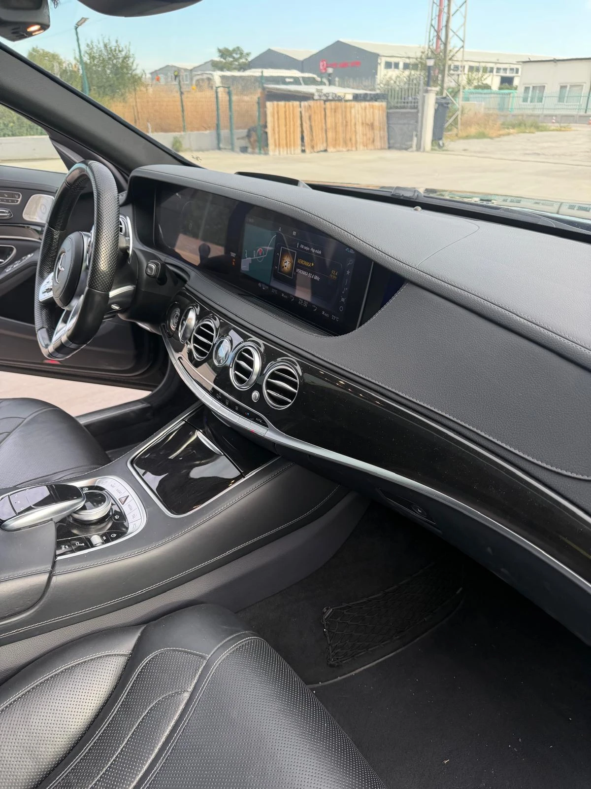 Mercedes-Benz S 560, снимка 12 - Автомобили и джипове - 56266259