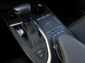 Lexus UX 250h Executive, снимка 14
