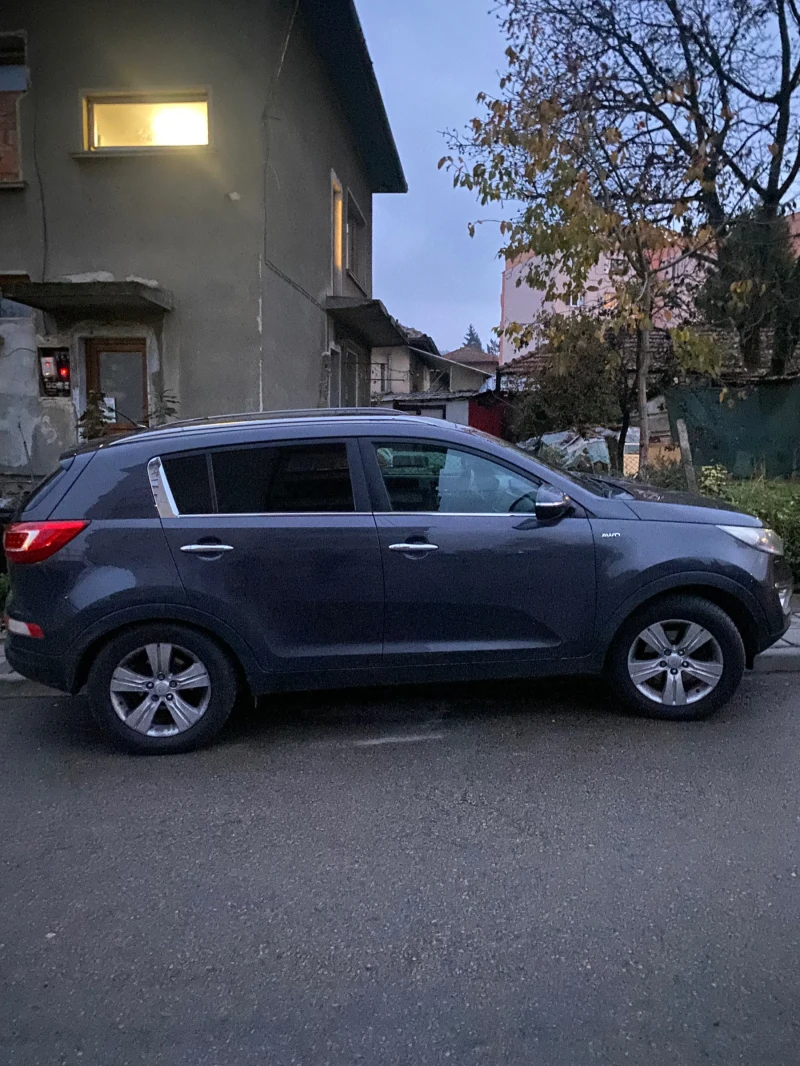 Kia Sportage, снимка 3 - Автомобили и джипове - 48093069