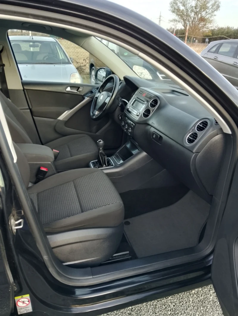 VW Tiguan 4/4    2.0 dizel, снимка 15 - Автомобили и джипове - 48214532