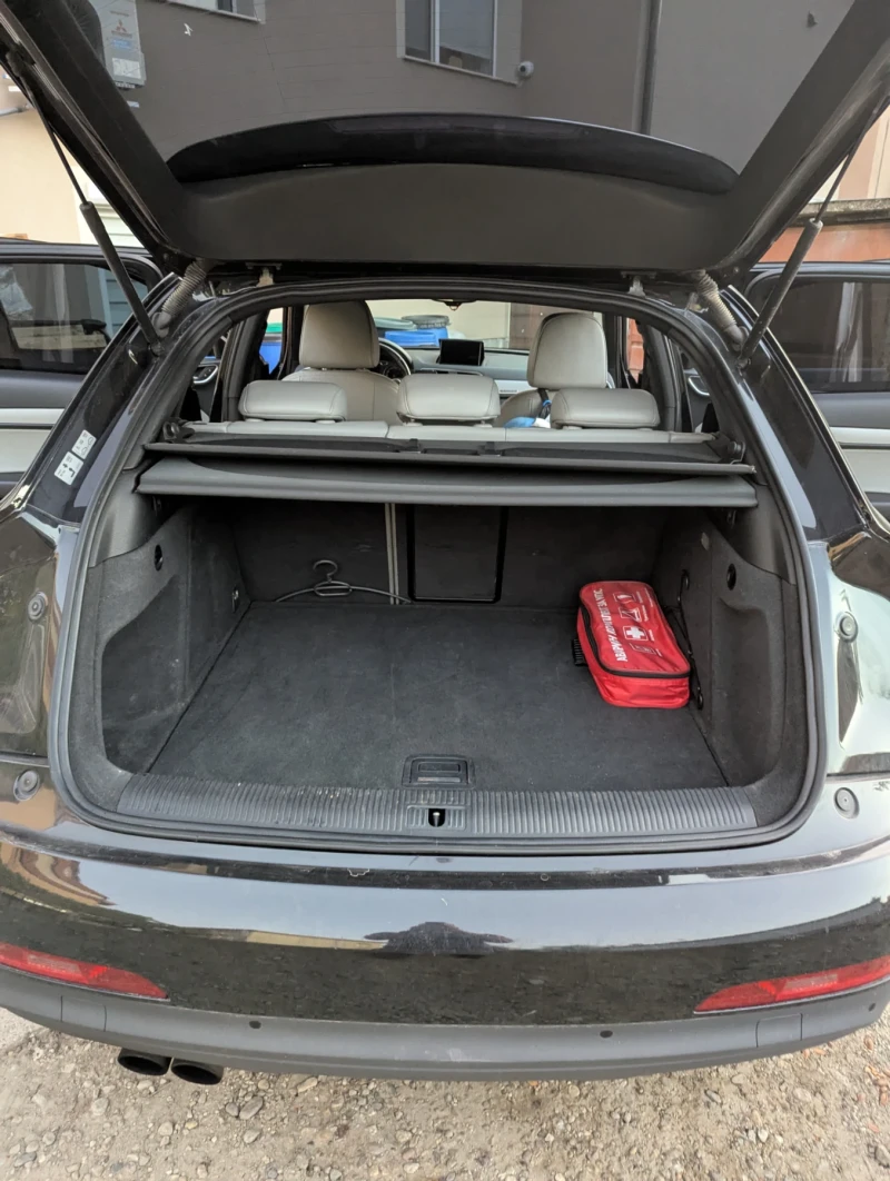 Audi Q3, снимка 17 - Автомобили и джипове - 52666037