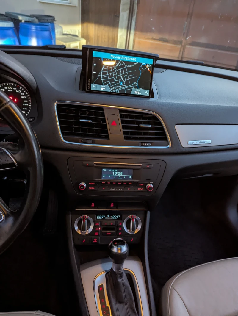 Audi Q3, снимка 13 - Автомобили и джипове - 52666037