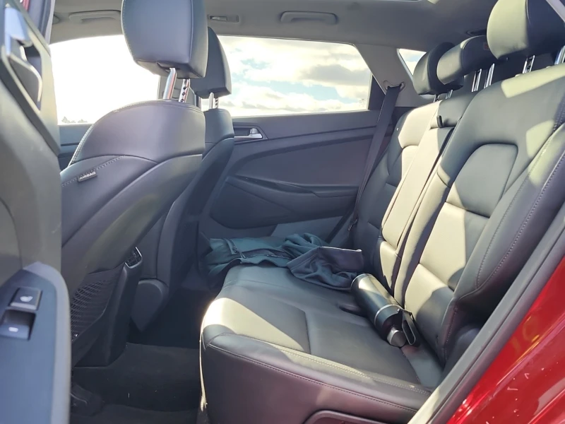 Hyundai Tucson * * CARFAX * * АВТО КРЕДИТ * * , снимка 8 - Автомобили и джипове - 52427552