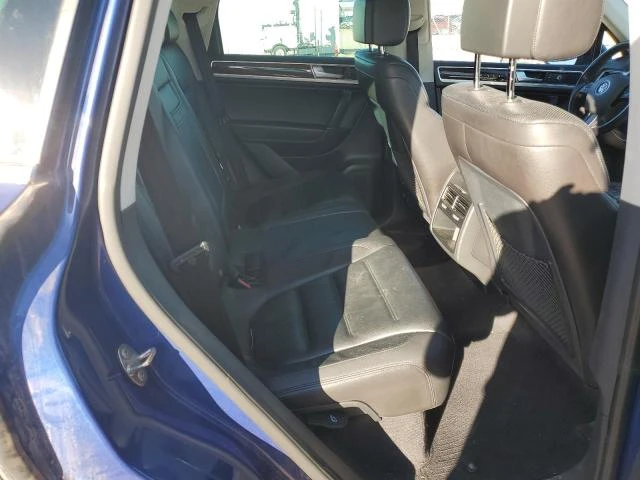 VW Touareg 3.6L 6 All wheel drive - изображение 4