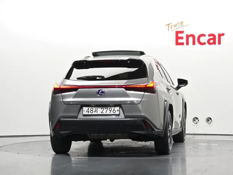 Lexus UX 250h 2.0 2WD , снимка 4 - Автомобили и джипове - 55740635
