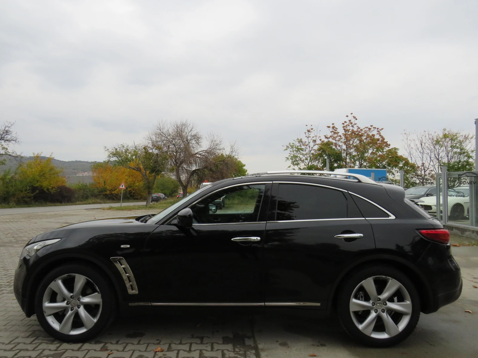 Infiniti Fx 30 DS * 4X4 KEYLESS GO NAVI 360 * * *  - изображение 8