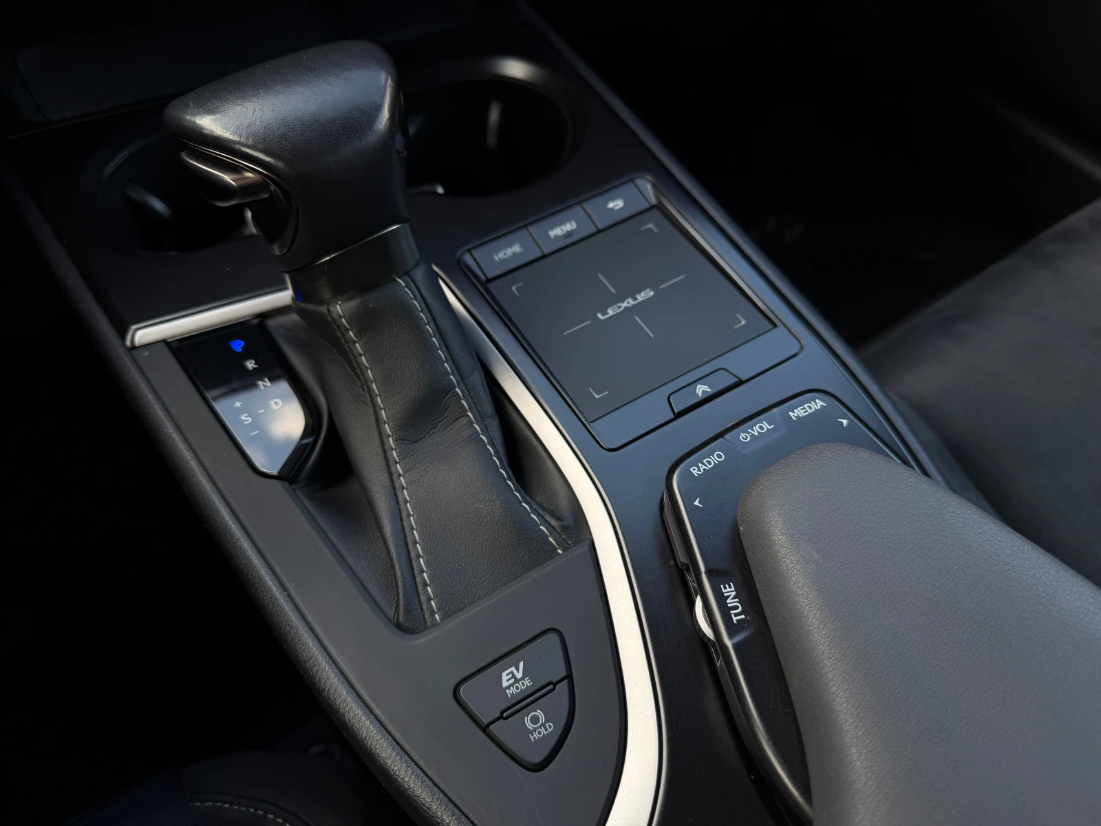 Lexus UX 250h Executive | Mobile.bg � ����������� 14