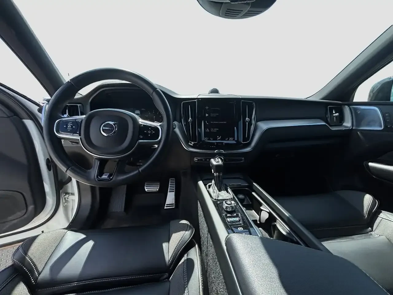 Volvo XC60 R-DESIGN, снимка 10 - Автомобили и джипове - 54564949