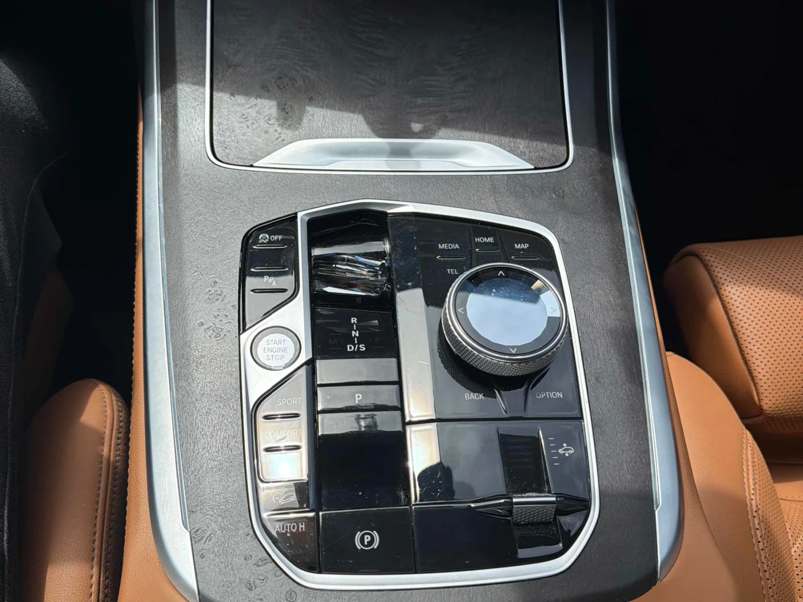 BMW X7 ДИСТРОНИК * ПОДГРЕВ * ПАНОРАМА * МАСАЖИ * CARFAX, снимка 7 - Автомобили и джипове - 54647015