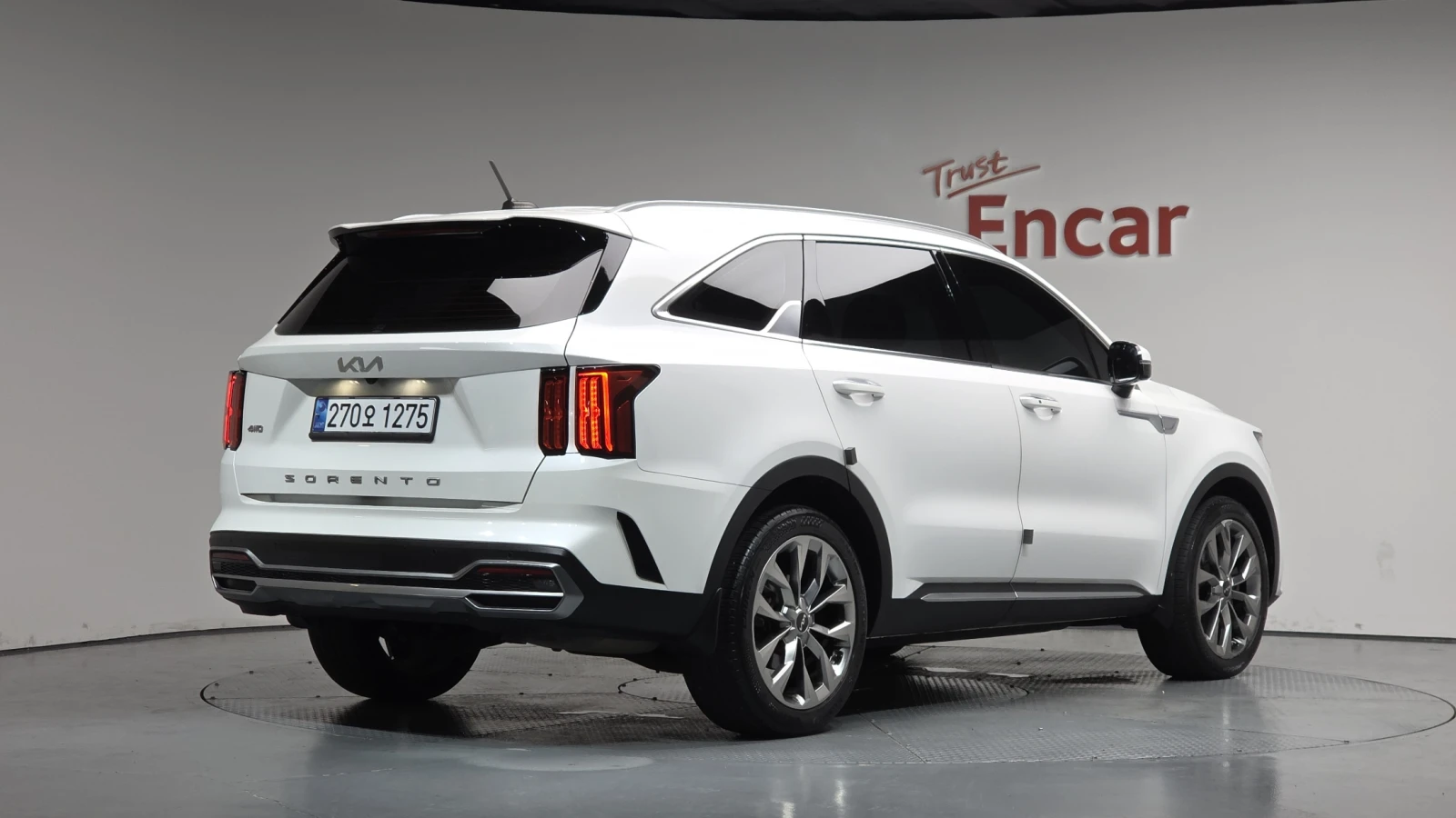Kia Sorento 2.5* ЕЛ. БАГАЖНИК* ПОДГРЕВ ВОЛАН* КРАЙНА ЦЕНА, снимка 2 - Автомобили и джипове - 55336583